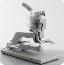5.5mm Semi Automatic Table Top Eyelet Machine
